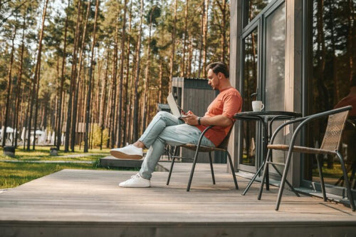 Canadian Buyers Prioritize Durability in Outdoor Furniture